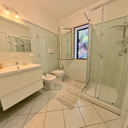 Modern Seaview Townhouse - Workcation Friendly